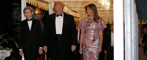  El vestido que lució Melania Trump en Nochebuena, agotado