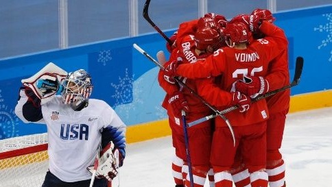  Rusia vence a Estados Unidos en hockey en los JJ.OO.