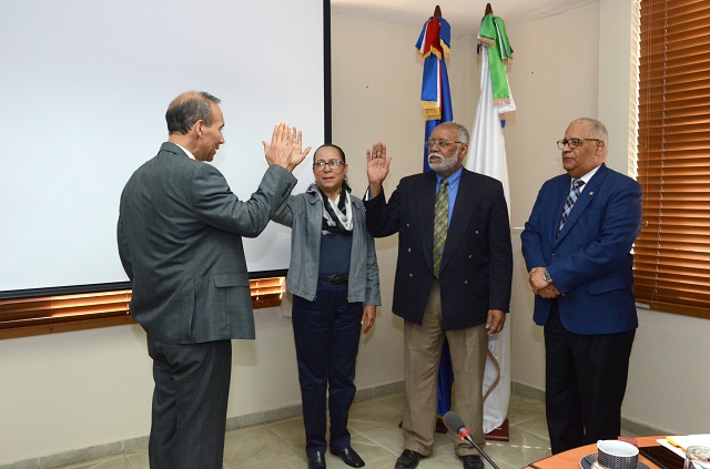  CNSS juramenta presidente del Colegio Médico Dominicano