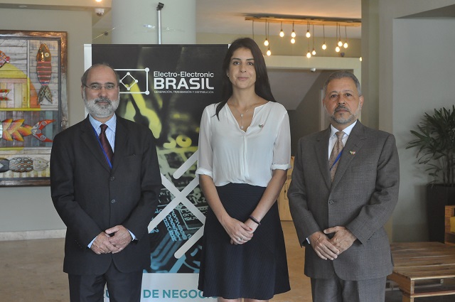  Empresarios brasileños muestran interés de negocios en electricidad y electrónica