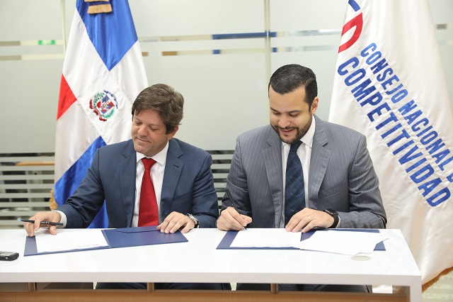  Competitividad suscribe acuerdo con ADACAM para continuar impulsando el sector de transporte de carga y convertir a la República Dominicana en el hub regional