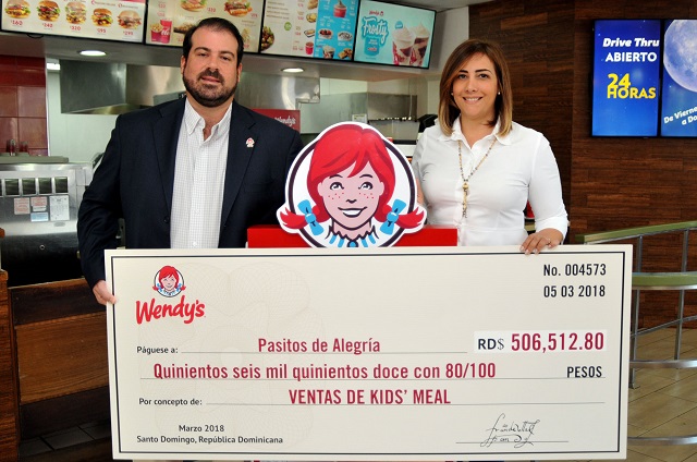  Wendy’s entrega donativo a pasitos de alegría