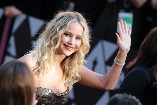 Jennifer Lawrence AplatanaoNews