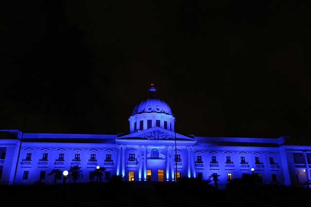  República Dominicana se ilumina de Azul en apoyo del Día Mundial de Concienciación sobre el Autismo *Video AplatanaoNews
