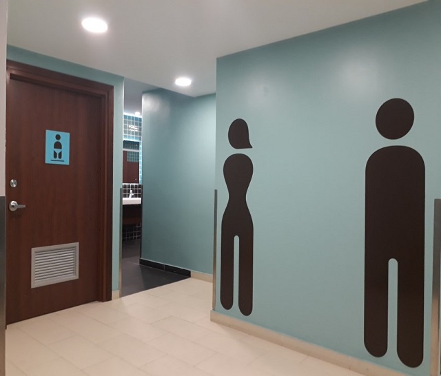  AERODOM pone en operación primeros bloques de baños remodelados conforme lineamientos matriz VINCI Airports