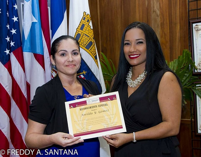  AMACYP en Puerto Rico reconoce labor de periodista dominicana