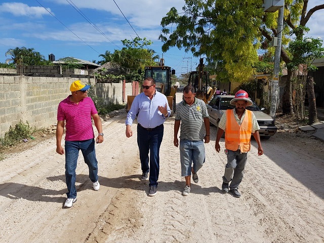  Alejandro Montás dice avanzan a buen ritmo proyectos CAASD para optimizar suministro agua potable a localidades de Santo Domingo