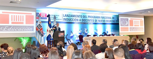  Ministro de Educación lanza el sistema nacional de inducción a docentes de nuevo ingreso