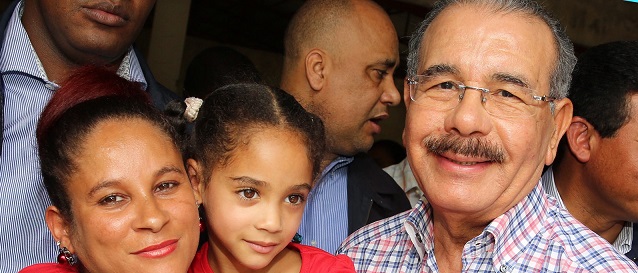  Presidente Danilo Medina resalta amor sin límites de las madres dominicanas; les expresa cariño y admiración