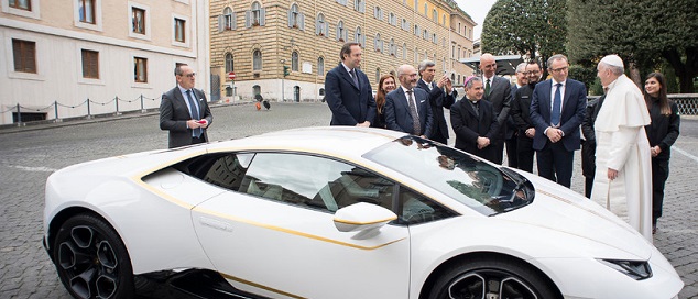  Subastan el lujoso Lamborghini del papa Francisco en 855.000 dólares