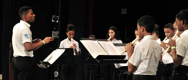  Jóvenes músicos de La Nueva Barquita participan en festival internacional de bandas musicales