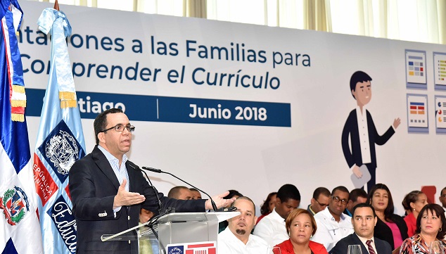  Ministro de Educación garantiza derecho de las familias a la información, a la participación y al seguimiento de la escuela