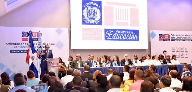  Ministro de Educación dice que el nuevo currículo debe ser una realidad cotidiana en las aulas con la integración de las  familias