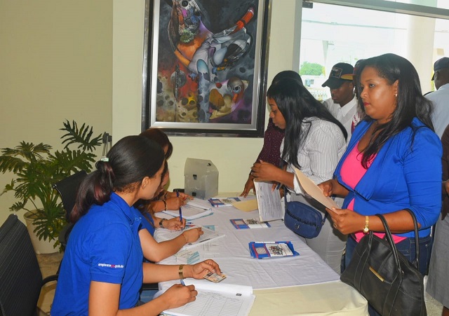  La Alcaldía de Santo Domingo Este realiza feria de empleos con 800 puestos de trabajo