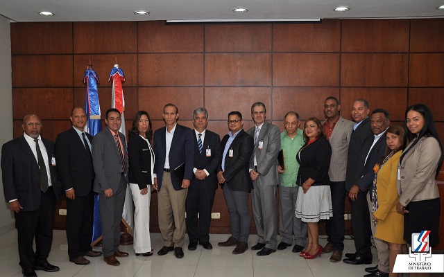  Ministerio de Trabajo media acuerdo laboral entre la Empresa Falconbridge Dominicana y el sindicato de trabajadores SUTRAFADO