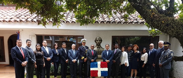  Colocan en Colombia quinto busto de Juan Pablo Duarte