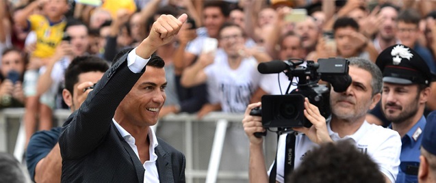  Ovacionan a Cristiano Ronaldo en Turín en la presentación de la Juventus