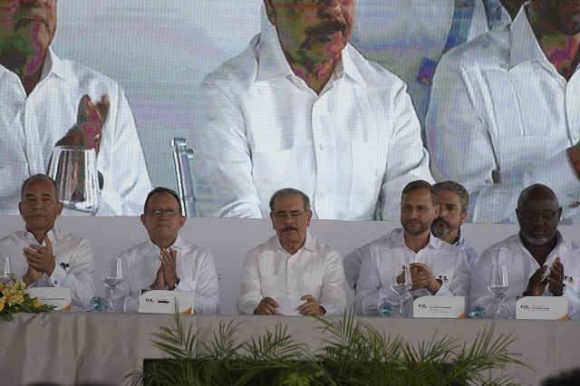  En un acto encabezado por el presidente Danilo Medina, inauguran parque de energía renovables “Solar Montecristi”, considerado el más grande del Caribe