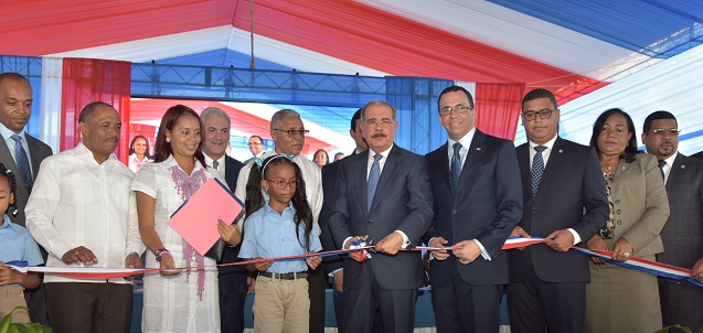  Presidente Danilo Medina entrega nuevo centro educativo en Sabaneta Monte Largo