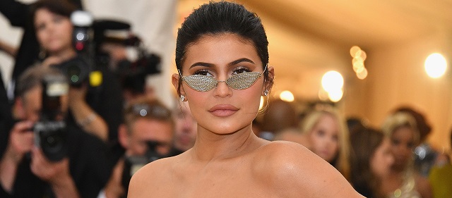 Kylie Jenner AplatanaoNews