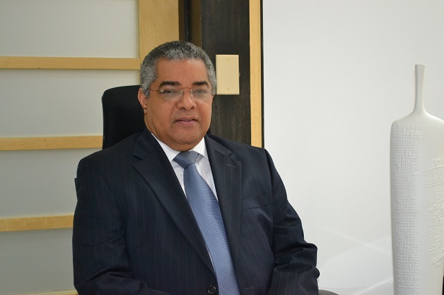 Luis Reyes AplatanaoNews