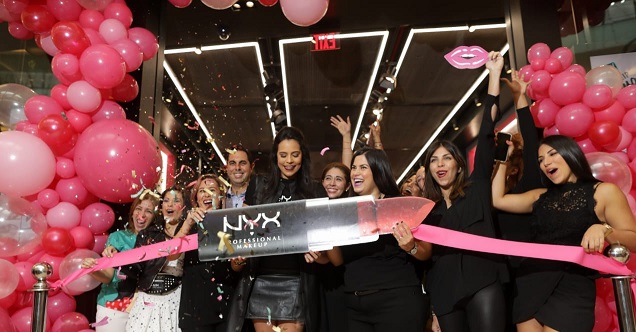  Maquillaje NYX llega a suelo dominicano, e inaugura su primera tienda en Ágora Mall; amantes del maquillaje, bloggers e influencers le dan la bienvenida