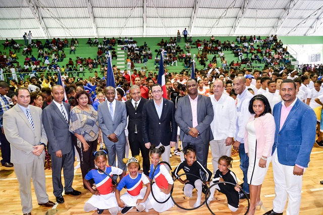  Ministro de Educación es reconocido por la Federación de Gimnasiada Ritmica, por su apoyo al deporte escolar dominicano