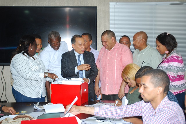  Recogen 50 mil firmas en operativos Esfuerzos Concentrados en Santo Domingo Norte, en apoyo a Leonel Fernández