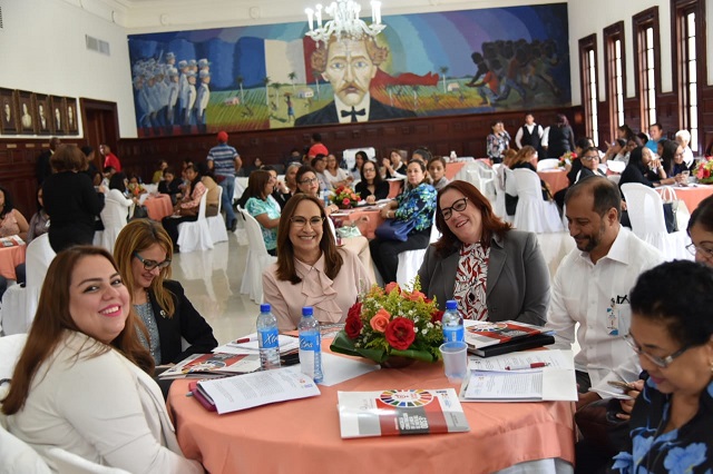  La ministra de la Mujer y la gobernadora de Santiago encabezan jornada consulta regional “Hacia la construcción de la hoja de ruta del ODS 5”