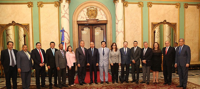  Presidente Danilo Medina recibe delegación del PARLACEN
