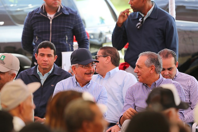  Visita sopresa a Tábara Arriba: Presidente Danilo Medina apoya al campo dominicano para que la gente de las zonas rurales mejore su calidad de vida