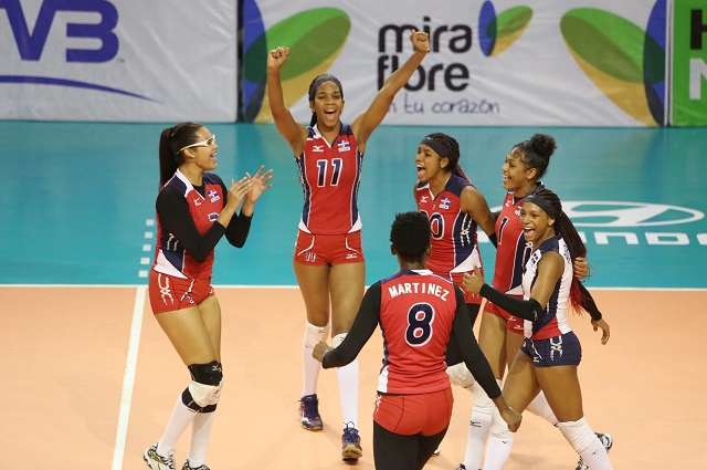  Voleibol RD venció a Perú y va hoy por la medalla de oro Final Four