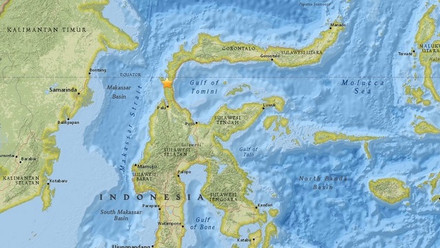  Fuerte terremoto con decenas de réplicas de 7,5 grados sacude a Indonesia