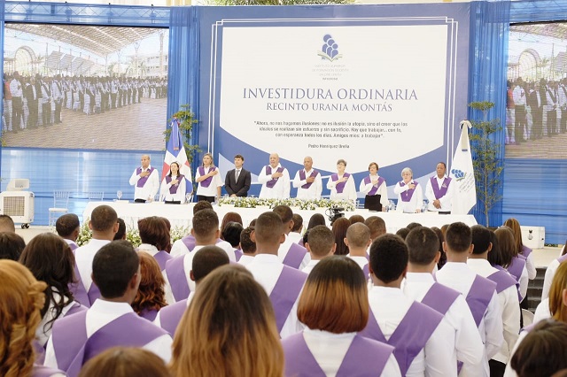  ISFODOSU inicia ciclo de graduaciones con investidura de 228 nuevos docentes en San Juan