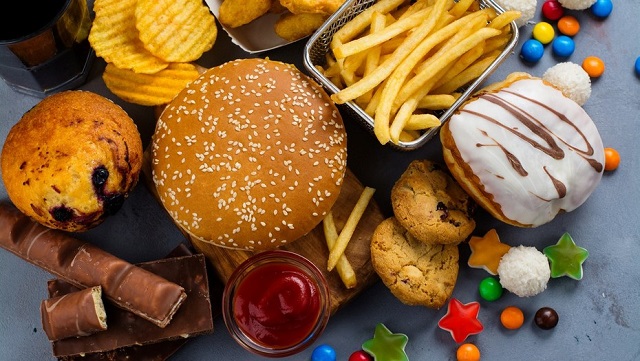 Investigación experimental revela qué tipos de alimentos engordan más