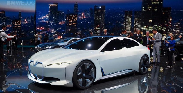  Representantes de la BMW confirmaron en el Paris Auto Show el lanzamiento para el 2021 de un nuevo auto eléctrico