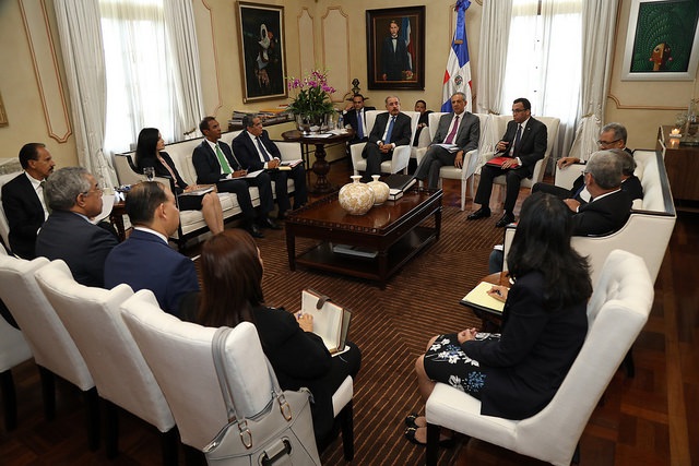  Presidente Danilo Medina da seguimiento a los avances de construcción de escuelas, liceos y estancias infantiles