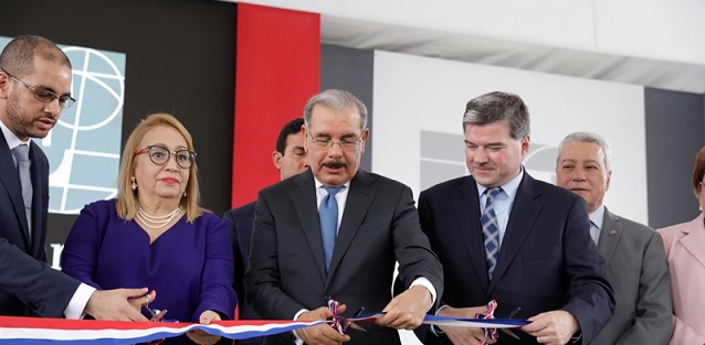  Líder en innovaciones de enfermedades críticas del corazón Edwards Lifesciences, inaugura planta de manufactura; Presidente Danilo Medina encabeza ceremonia