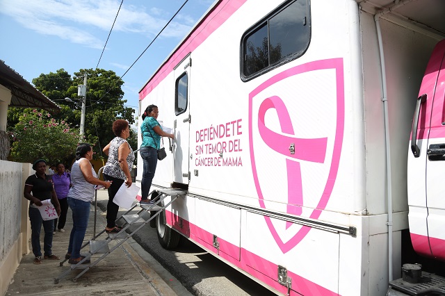  Mujeres Saludables concluye mes de la sensibilización sobre el cáncer de mama en Bánica