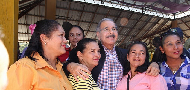 Presidente Danilo Medina AplatanaoNews