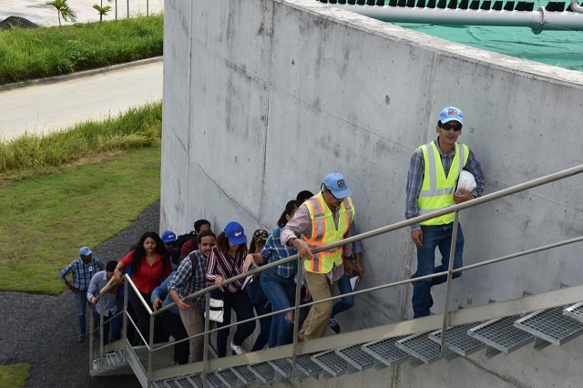  Comisión de la CAASD muestra avances de la Planta de Tratamiento Mirador Norte-La Zurza a estudiantes UNPHU