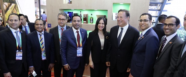  Presidente de Panamá, Juan Carlos Varela, visitó el stand dominicano en la CIIE, de la República Popular China *Video