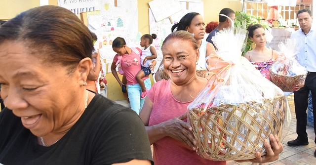  Comunitarios organizan entrega de canastas navideñas en Villas Agrícolas