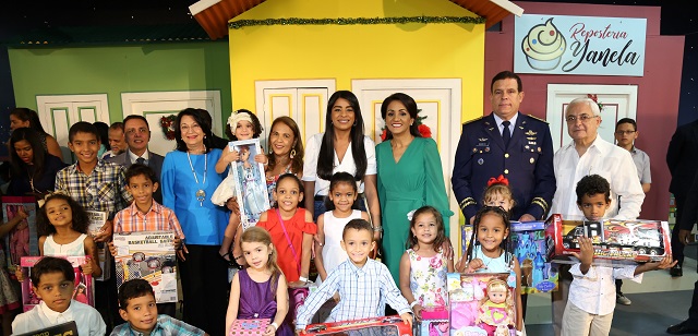  Despacho Primera Dama distribuye 50,000 juguetes y presenta obra La Estrella de la Navidad para disfrute de 8,000 niños y niñas