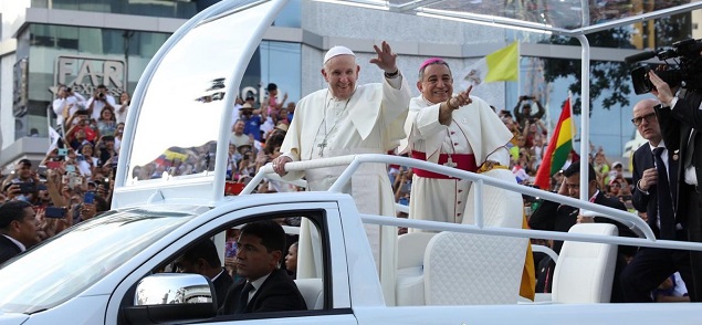  Jóvenes del mundo les tenemos una maravillosa noticia: ¡Alcen sus banderas, el Papa Francisco ha llegado a Panamá *Video