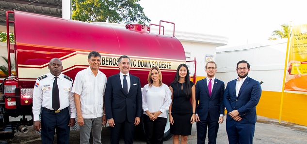 Fundacion Tropigas Dona Estacion De Camion Cisterna Y Estacion Al