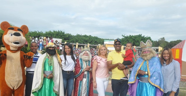  Alcaldía Santo Domingo Este celebró con la entrega de miles de juguetes a niños de escasos recursos el Día de los Santos Reyes Magos