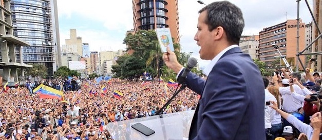  Tensión en Venezuela: Juan Guaidó juró como “presidente encargado” del país,  Trump lo reconoció y Maduro resiste rompe relaciones con EEUU