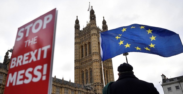  El Parlamento aplasta el plan de May para el Brexit y Gran Bretaña entra en un limbo, salida de la Unión Europea