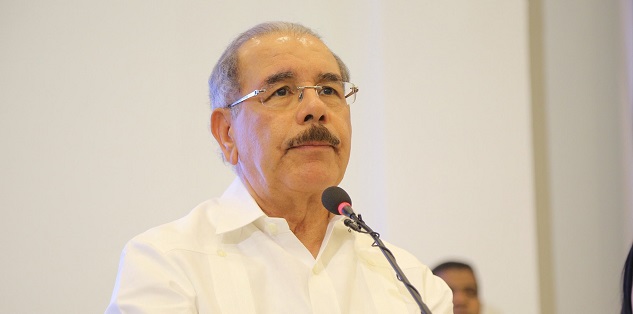 Presidente Danilo Medina aplatanaoNews